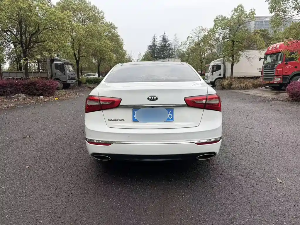 Kia Cadenza 2015 — фото 8