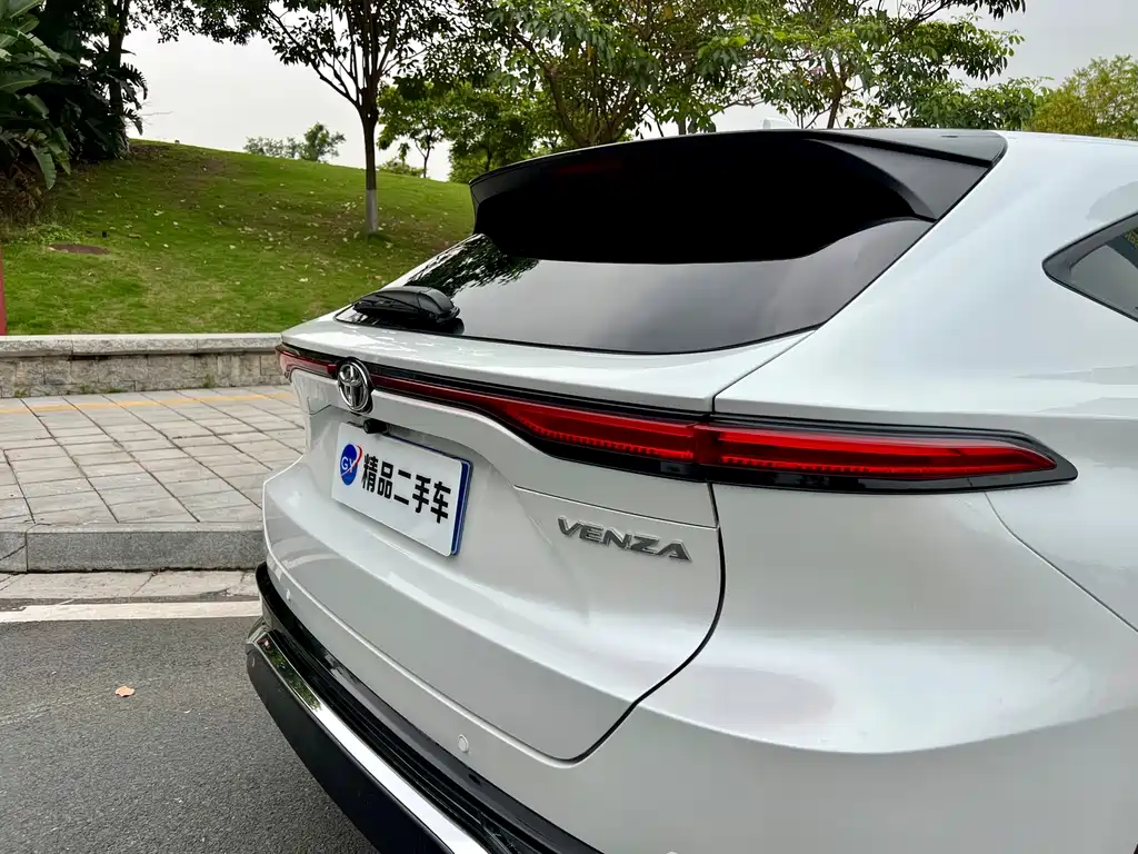 Toyota Venza 2022 — фото 26