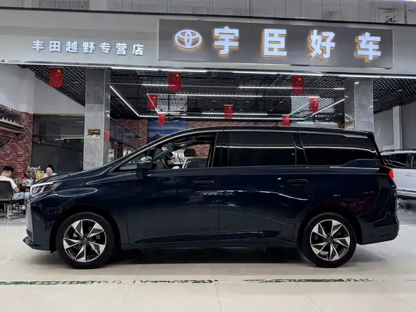GAC Trumpchi M6 2022