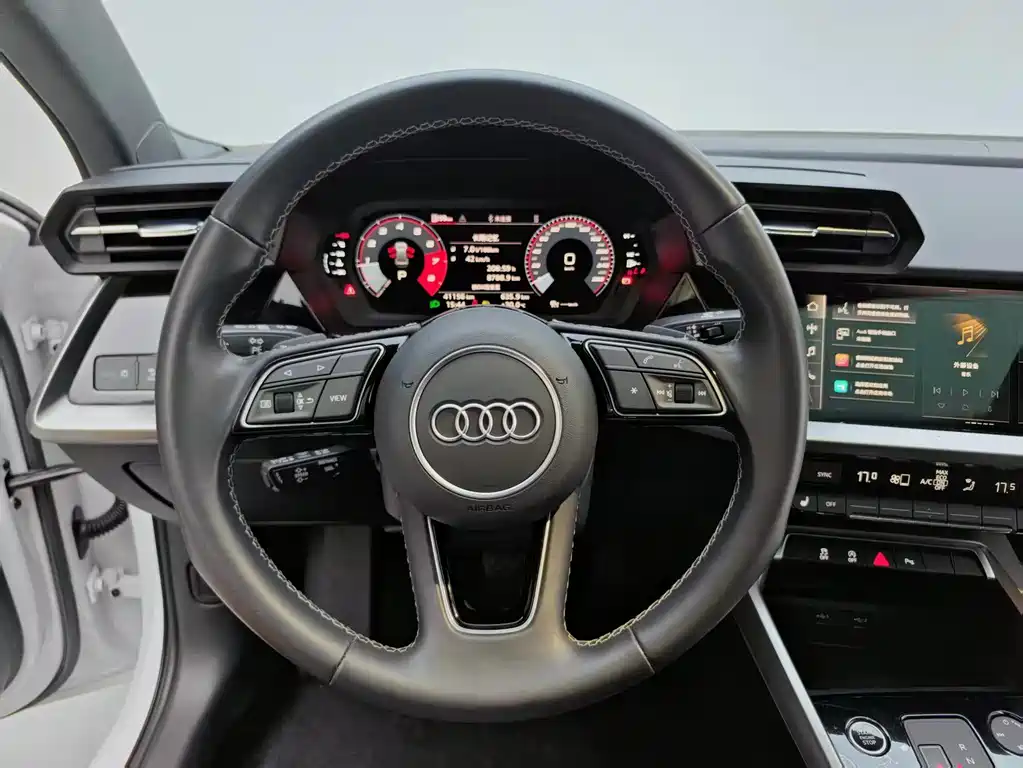 Audi A3 2023 — фото 20