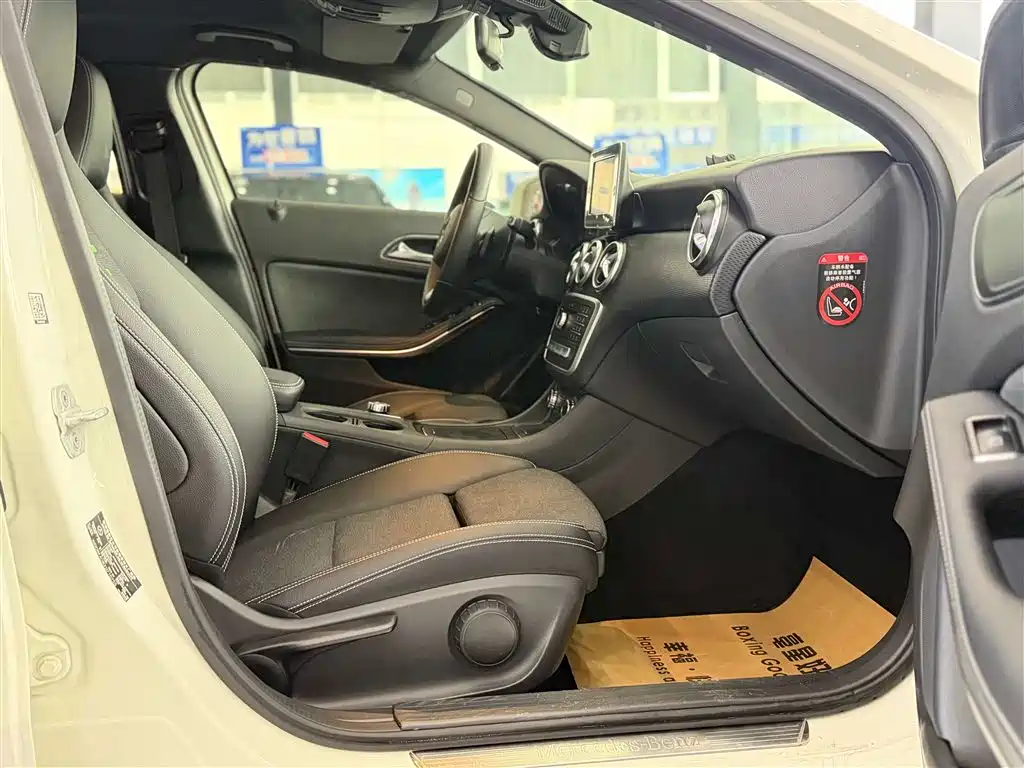 Mercedes-Benz A-Class 2018 — фото 21