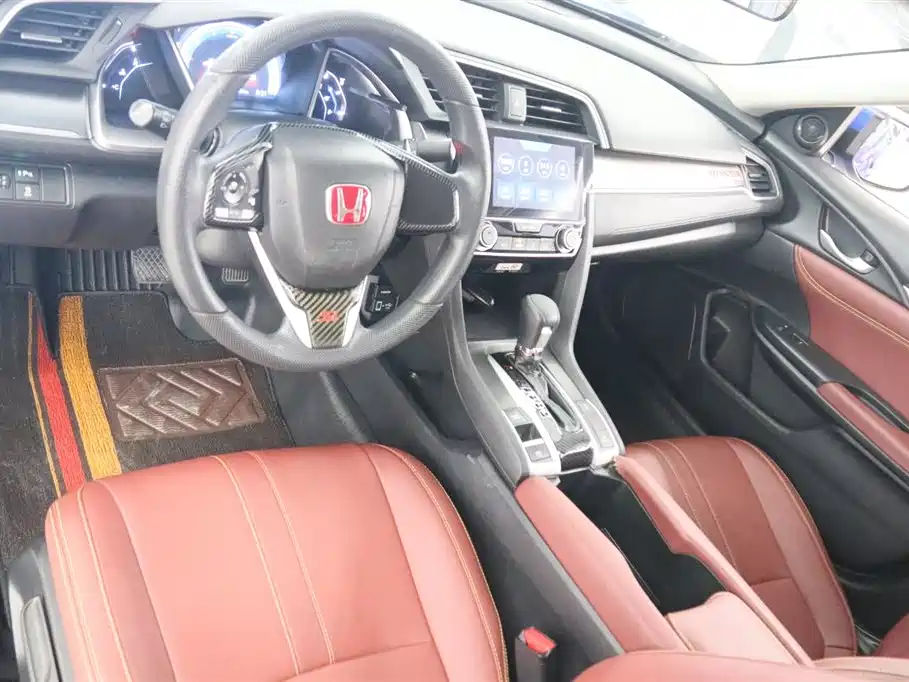 Honda Civic 2018 — фото 10