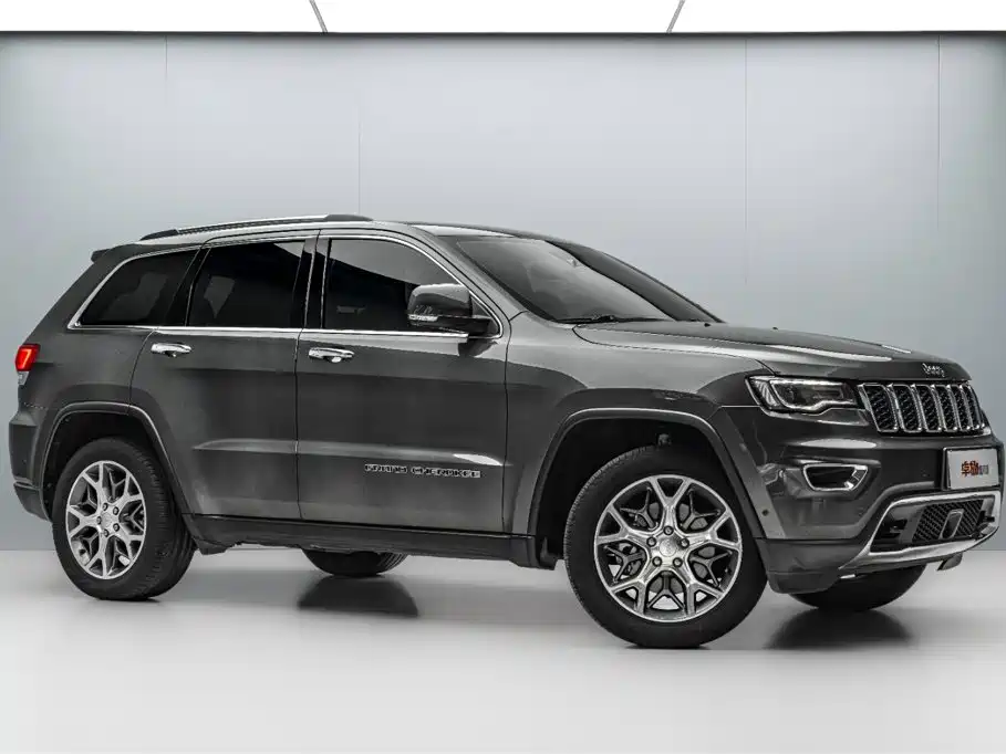 Jeep Grand Cherokee 2023 — фото 3