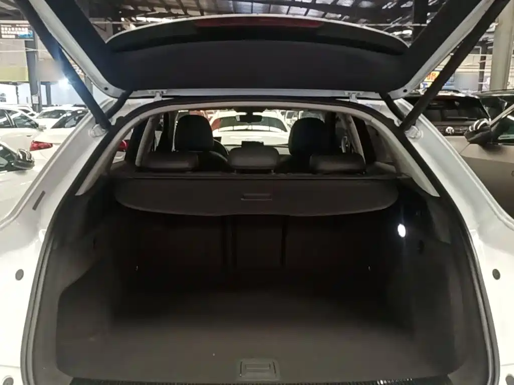 Audi Q3 2018 — фото 19
