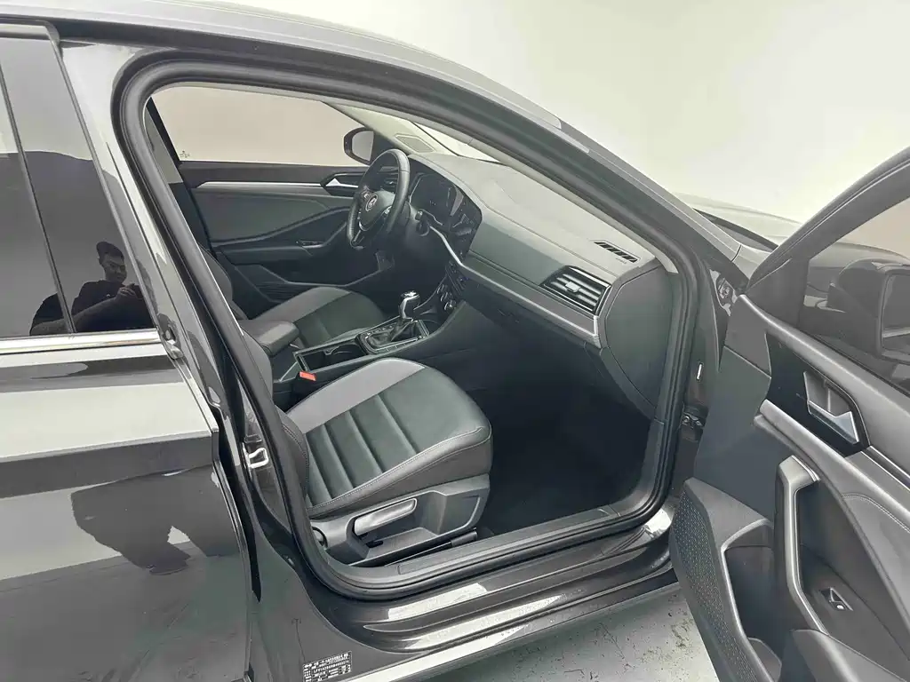 Volkswagen Sagitar 2022