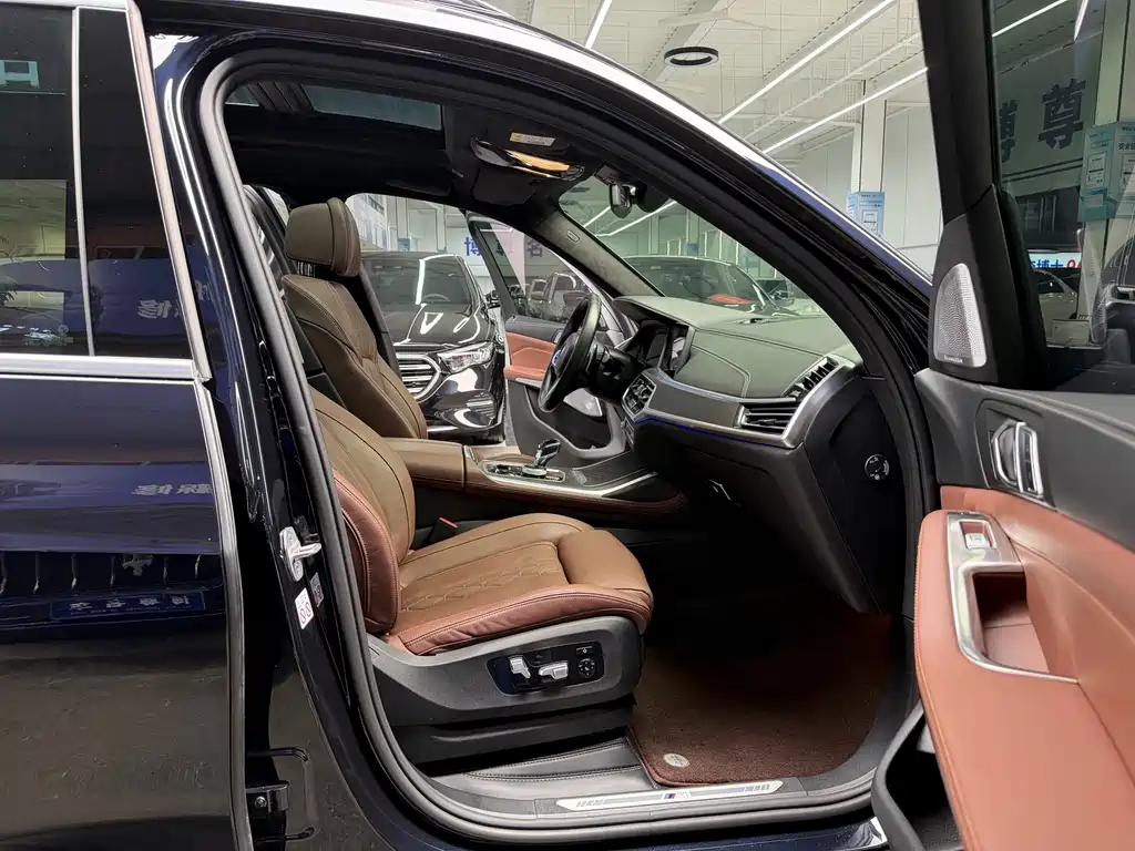 BMW X7 2021 — фото 15
