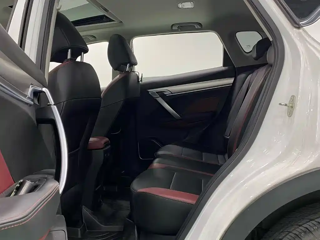 Geely Binyue 2021