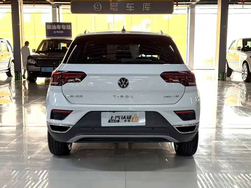 Volkswagen T-Roc 2023 — фото 9