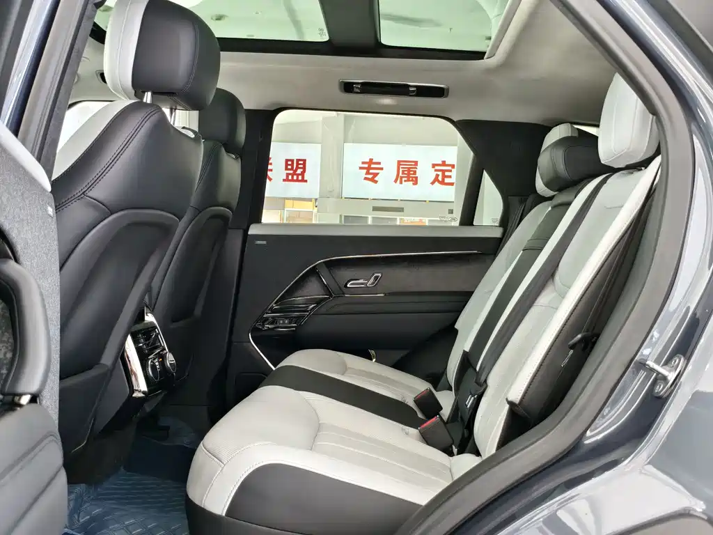 Land Rover Range Rover Sport 2023 — фото 4