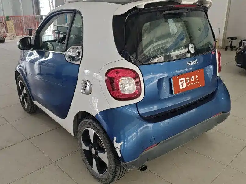 smart fortwo 2018 — фото 3