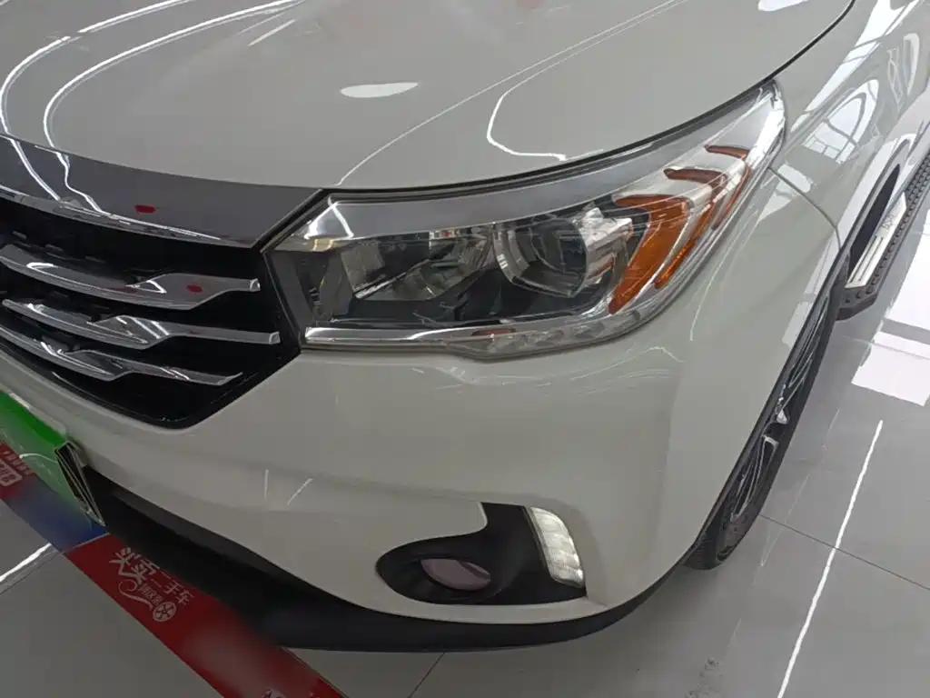 GAC Trumpchi GS4 2017 — фото 24