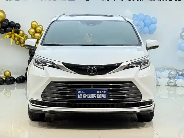 Toyota Sienna 2025