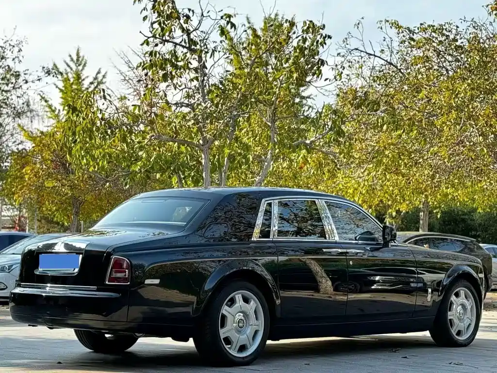 Rolls-Royce Phantom 2015 — фото 3