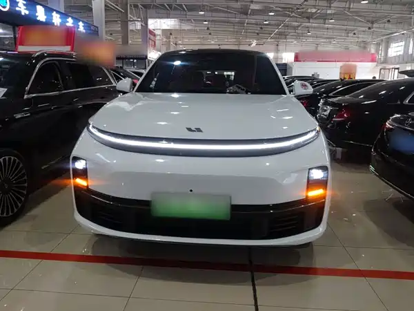 Li Auto L7 2025
