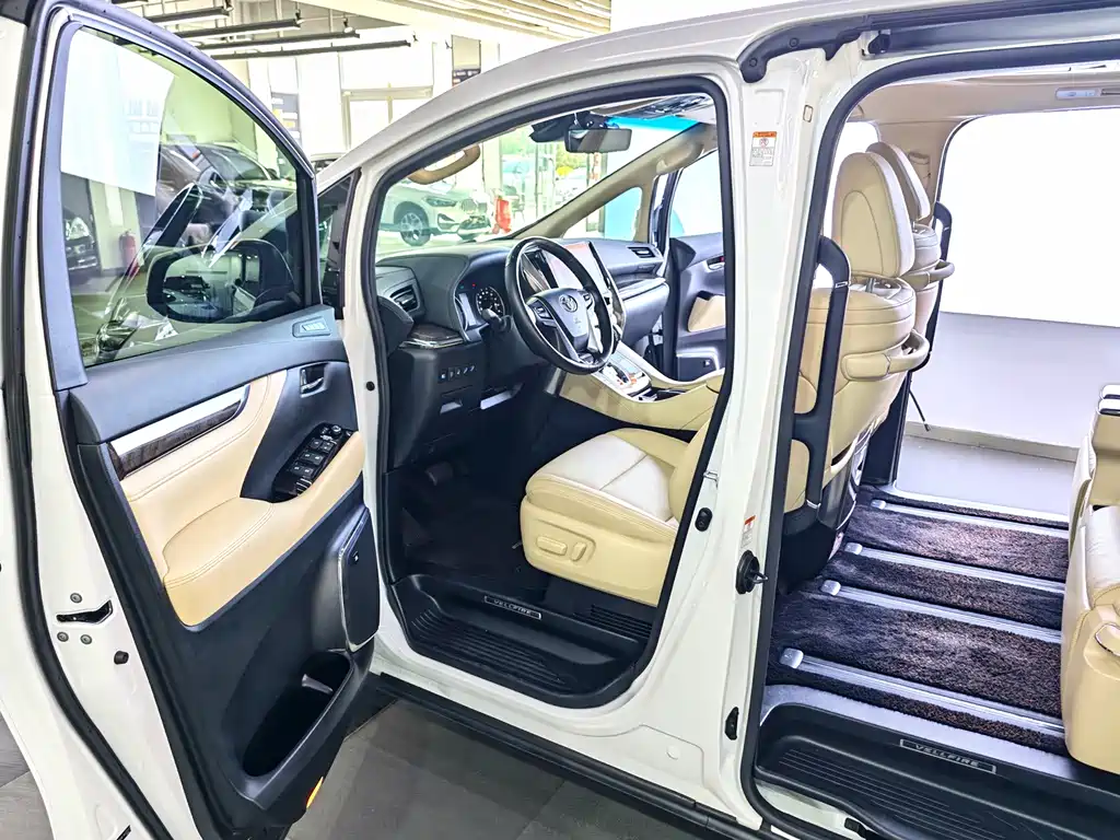 Toyota Vellfire 2021 — фото 13