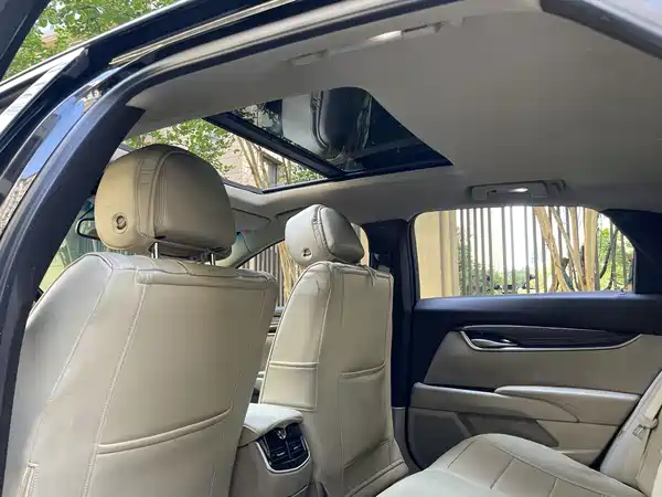 Cadillac XTS 2013