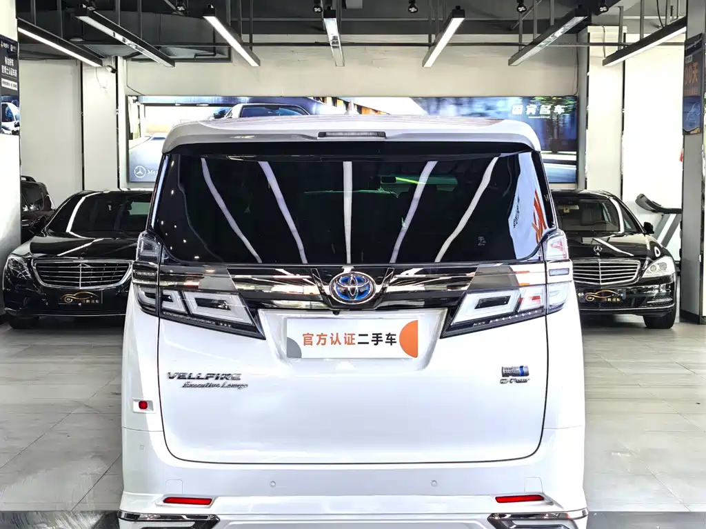 Toyota Vellfire 2021 — фото 6