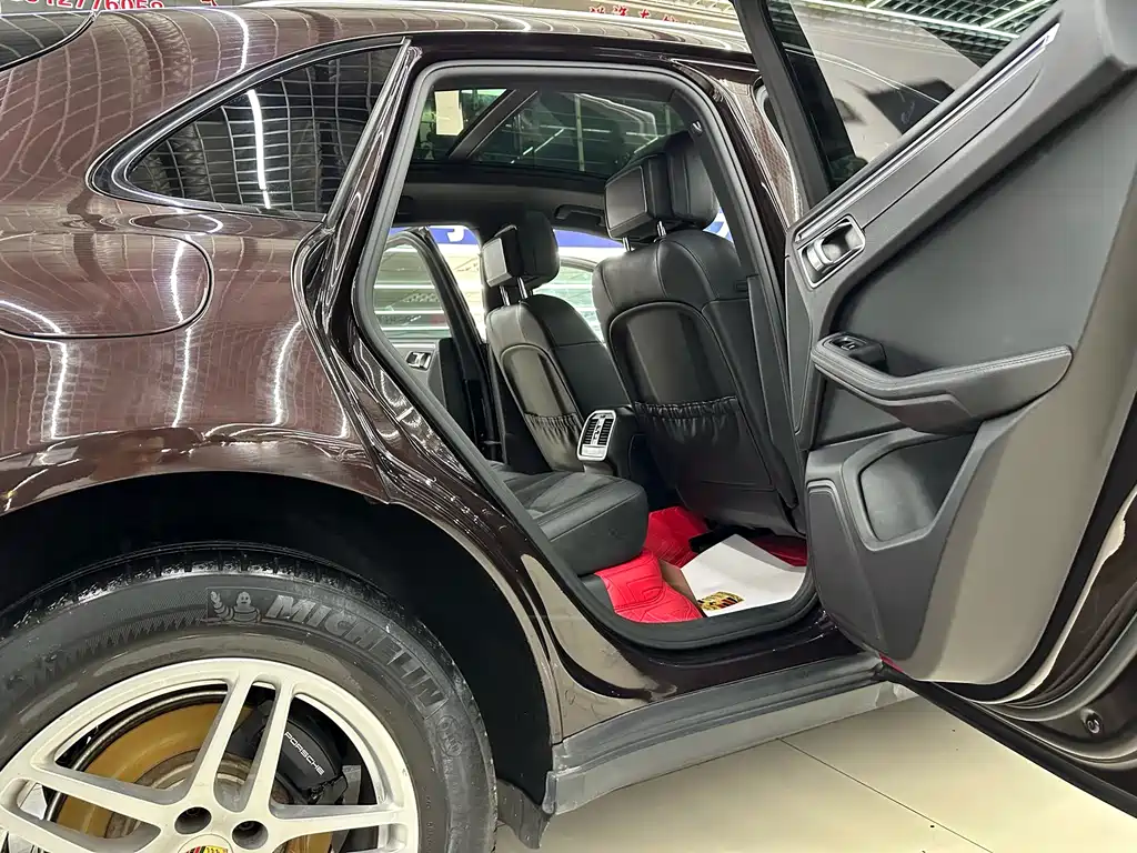 Porsche Macan 2020 — фото 13