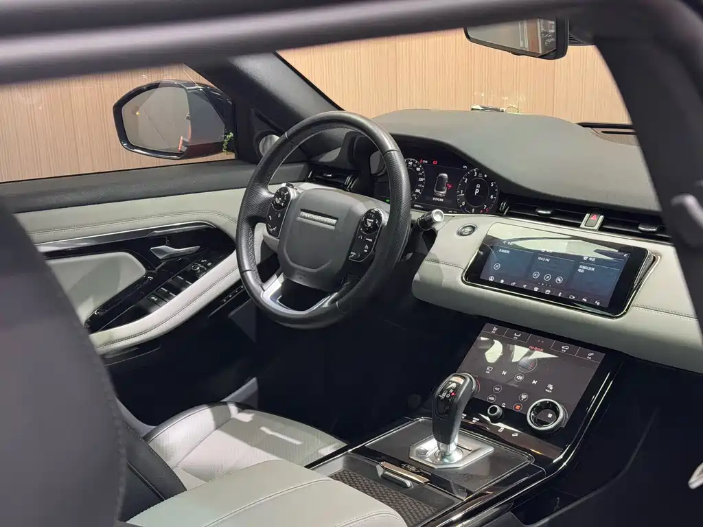 Land Rover Evoque 2020 — фото 17