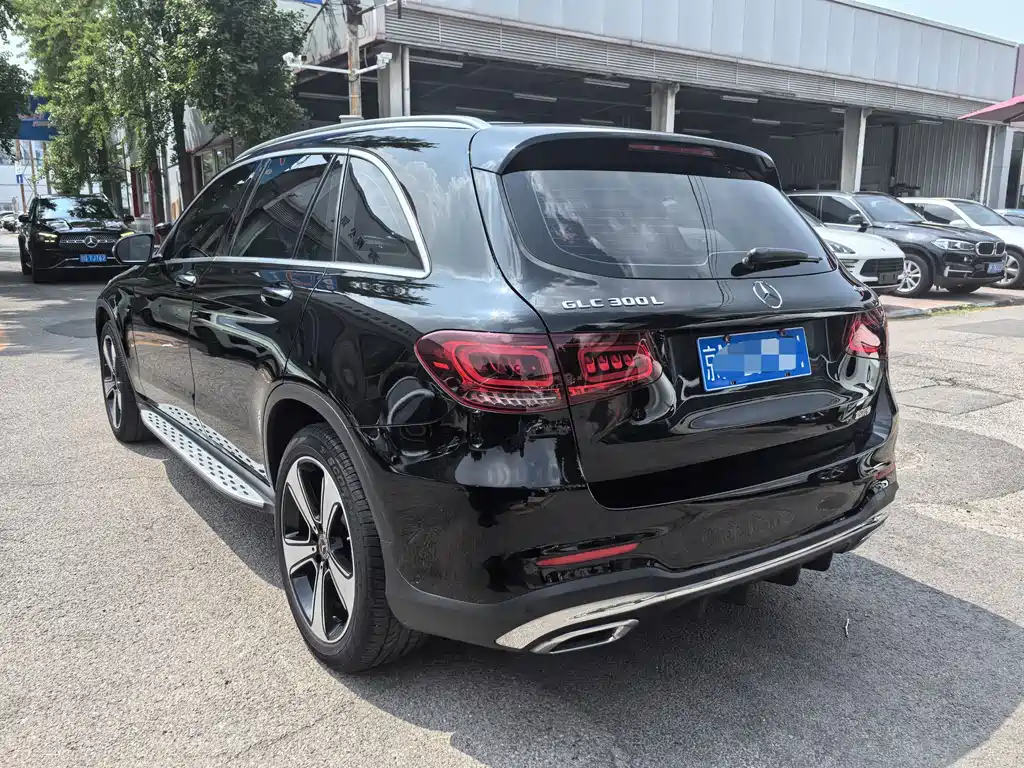 Mercedes-Benz GLC 2023