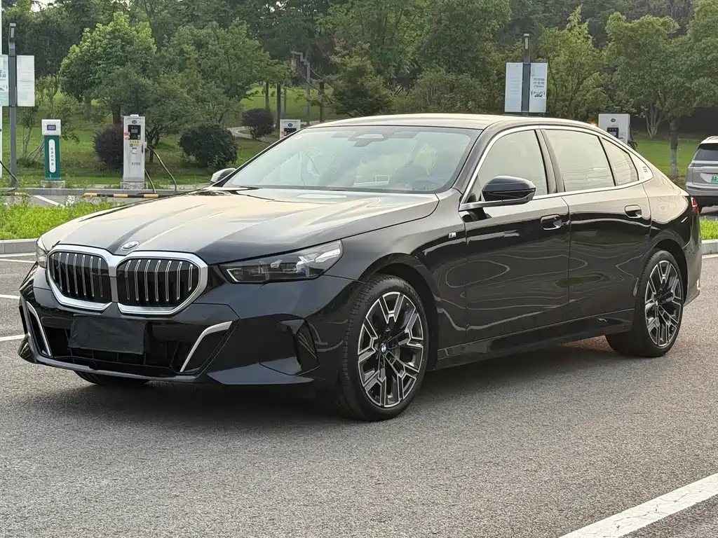 BMW 5 Series 2025