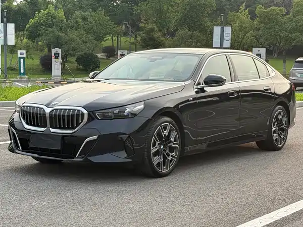 BMW 5 Series 2025