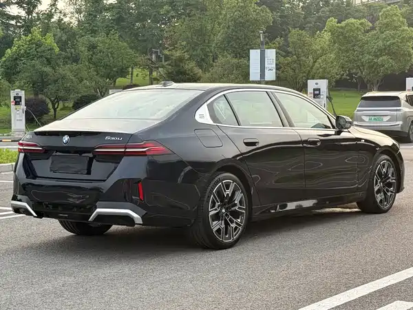 BMW 5 Series 2025