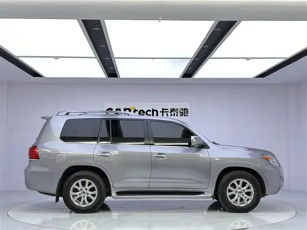 Lexus LX 2008
