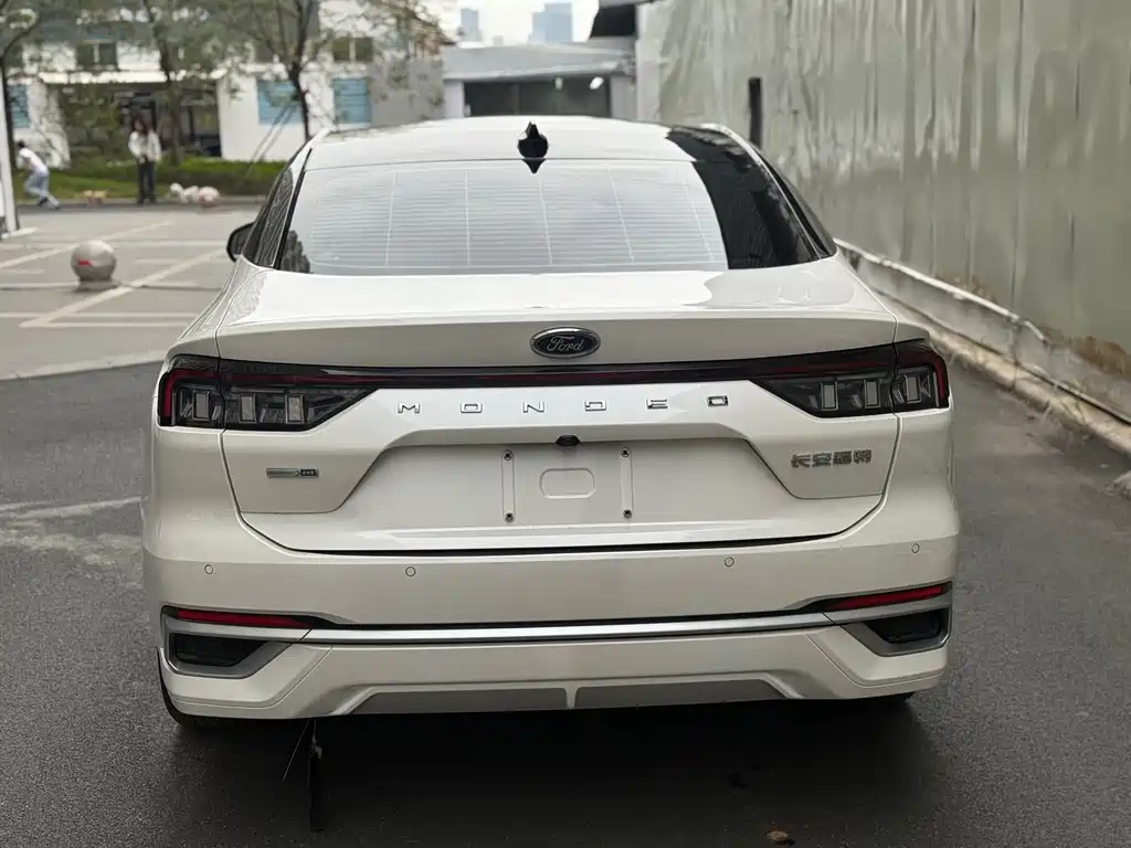 Ford Mondeo 2022 — фото 10