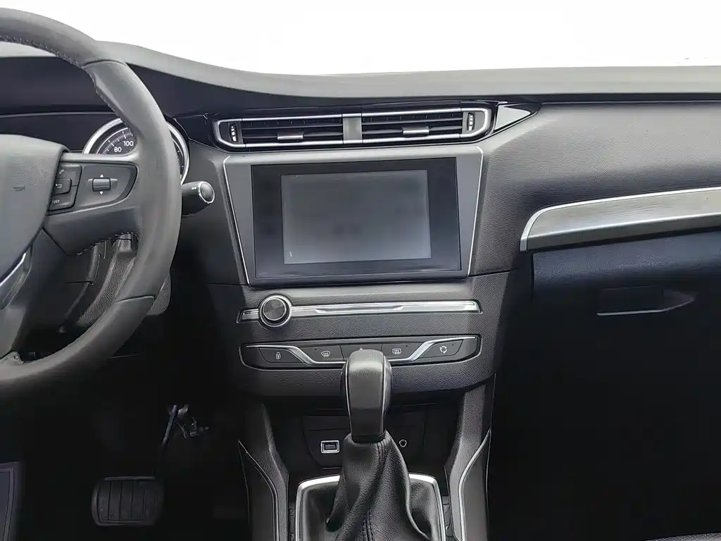 Peugeot 408 2016 — фото 12