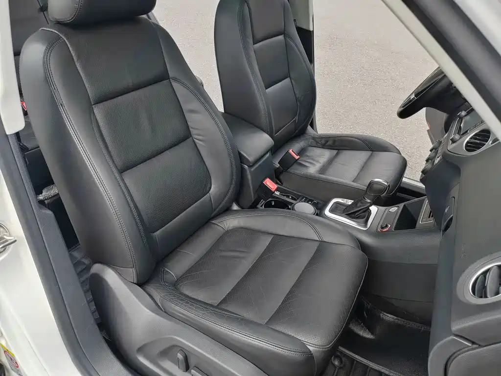 Volkswagen Tiguan 2015 — фото 15