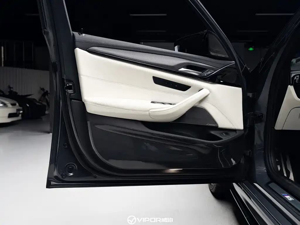 BMW M5 2021 — фото 13
