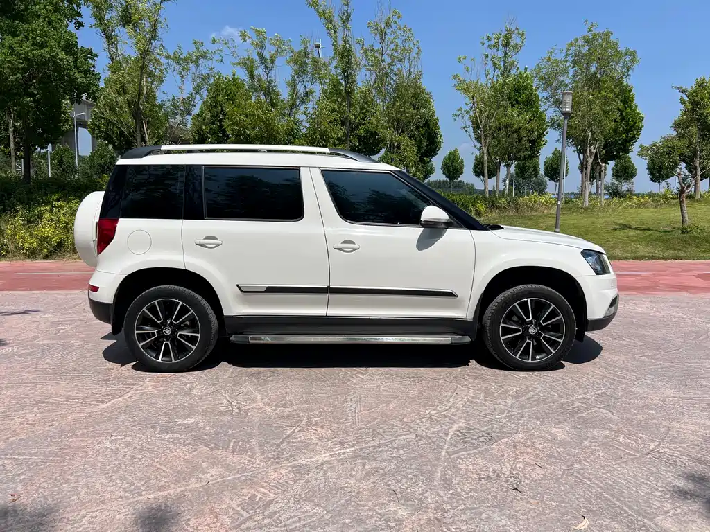 Skoda Yeti 2015 — фото 8
