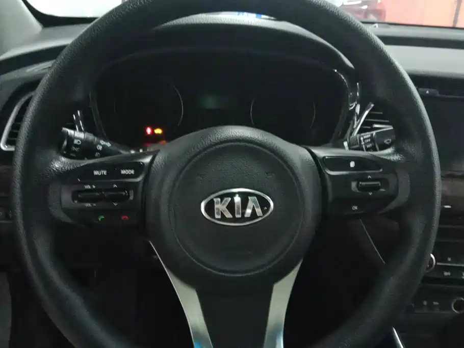 Kia K4 2016 — фото 15