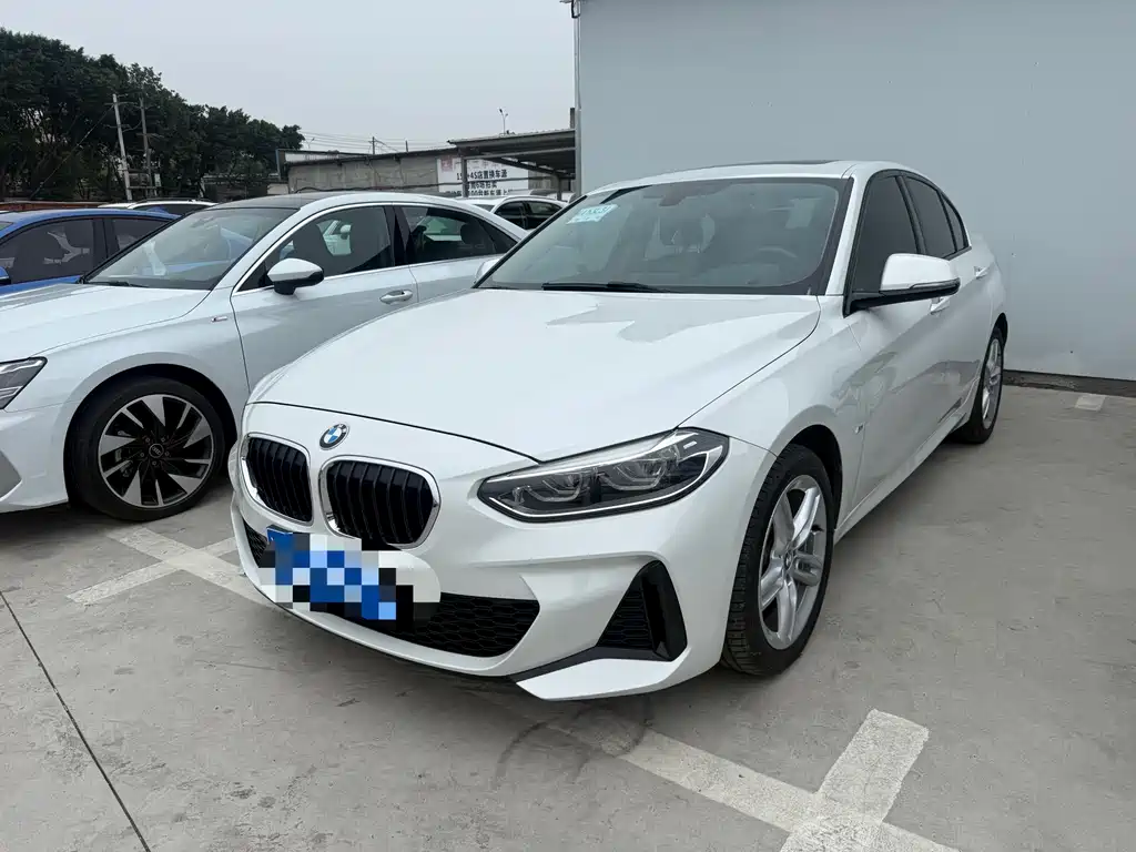 BMW 1 Series 2019 — фото 1