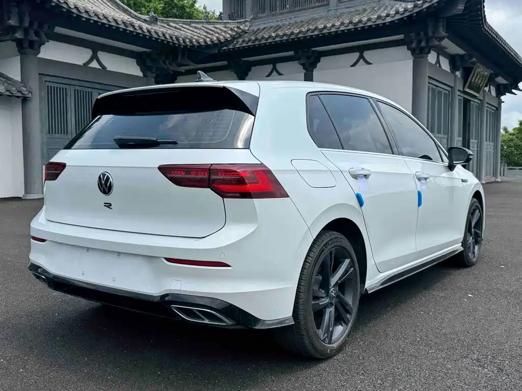 Volkswagen Golf 2021
