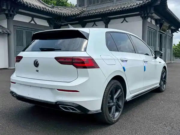 Volkswagen Golf 2021