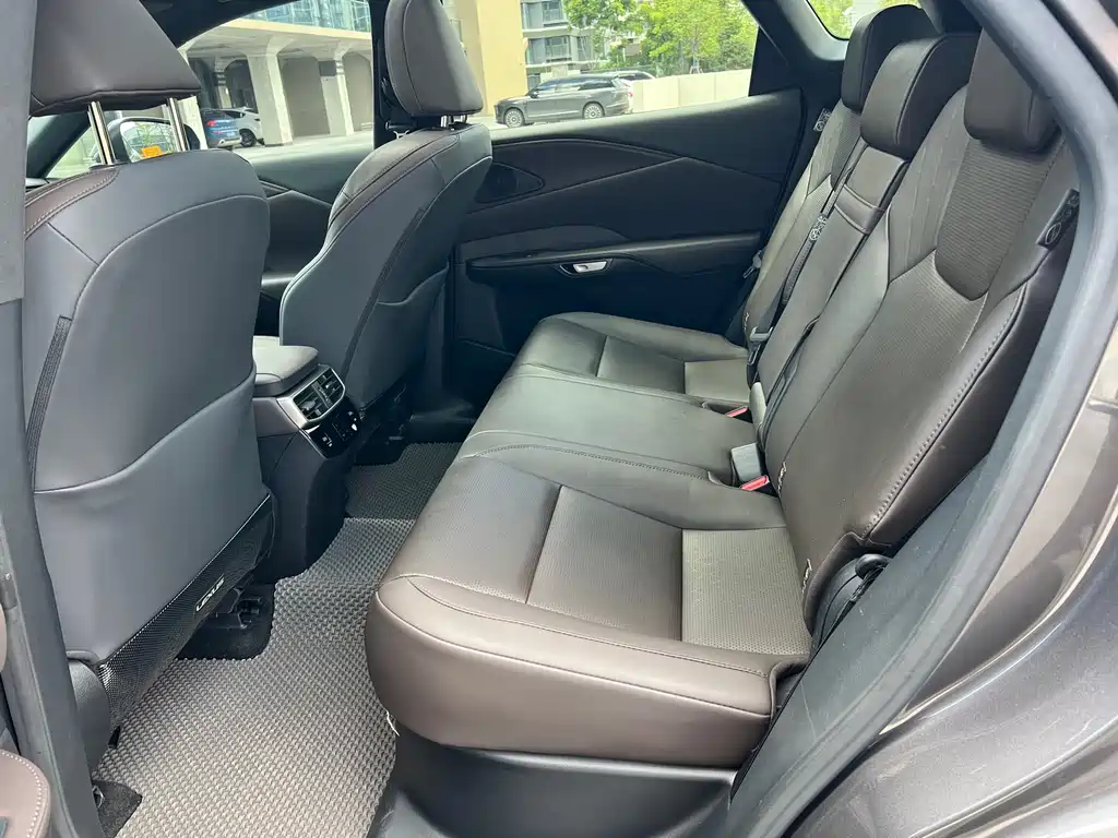Lexus RX 2023