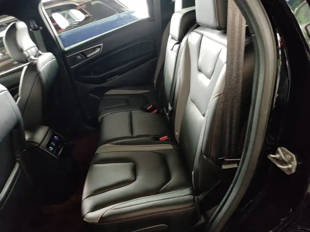 Ford Edge 2020 — фото 17