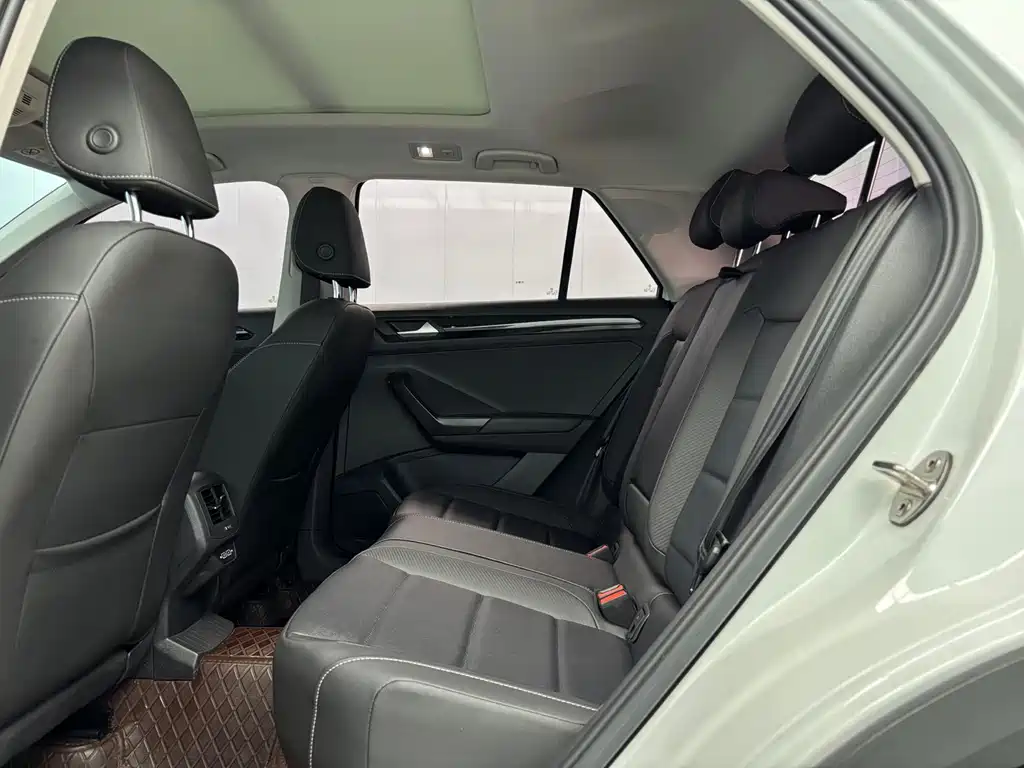 Volkswagen T-Roc 2023