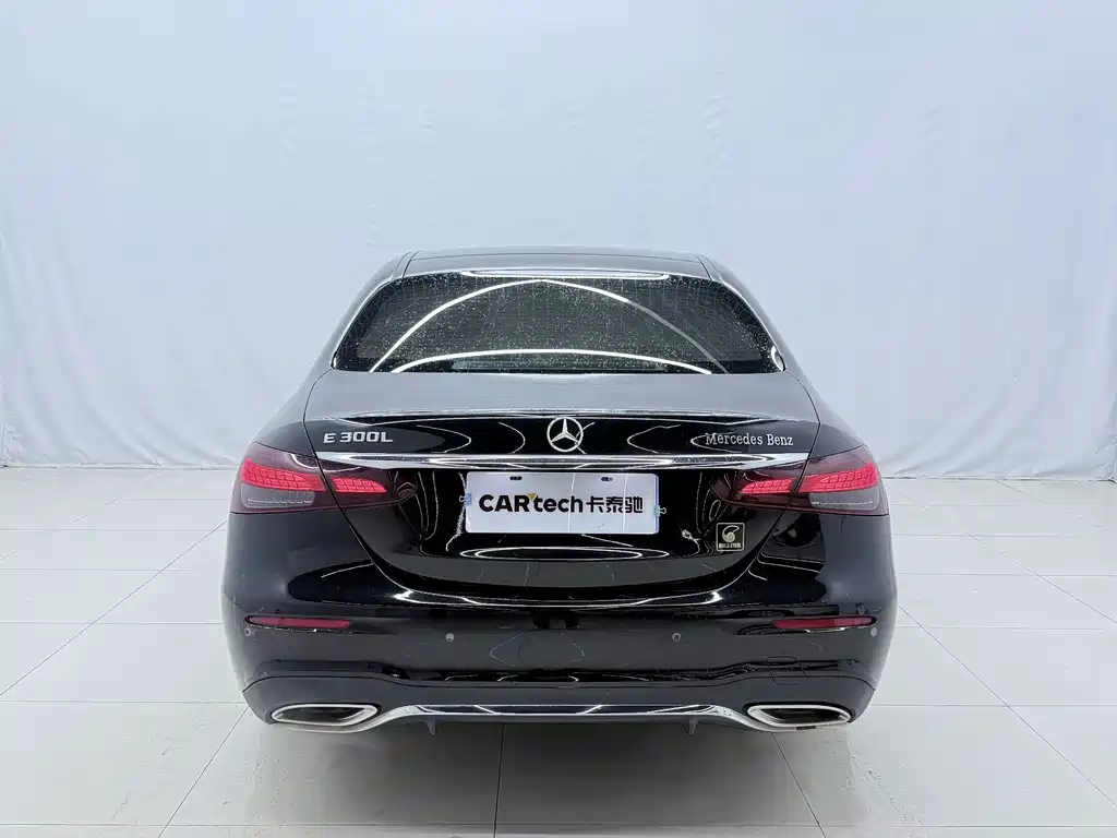 Mercedes-Benz E-Class 2022 — фото 13