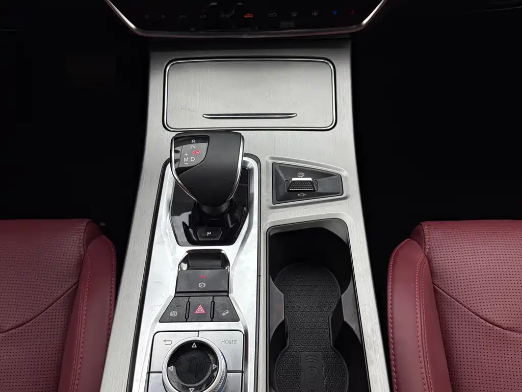Jetour X70 PLUS 2022 — фото 18