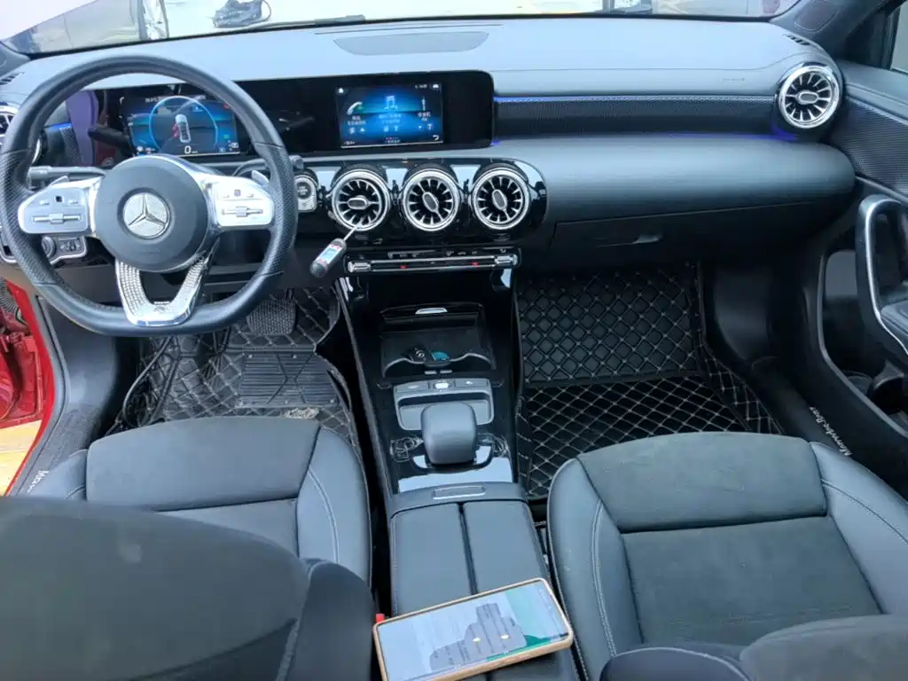 Mercedes-Benz A-Class 2019 — фото 10