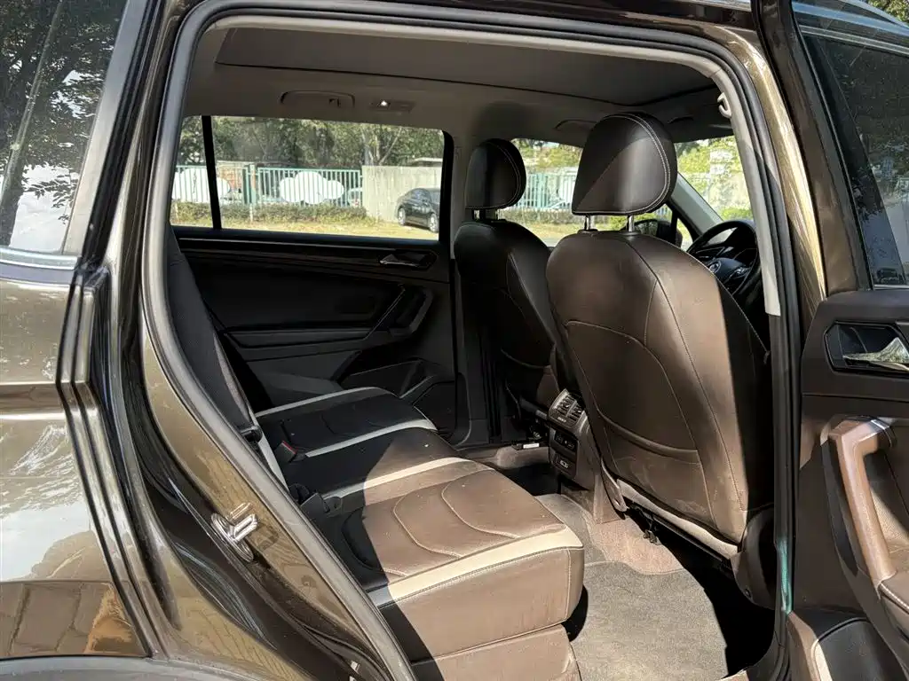 Volkswagen Tiguan L 2018 — фото 16