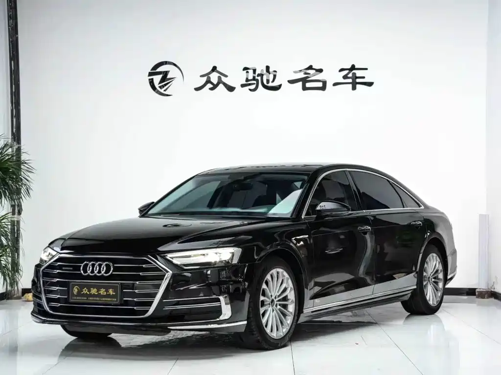 Audi A8 2021 — фото 1