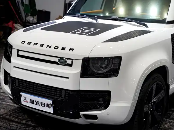 Land Rover Defender 2021