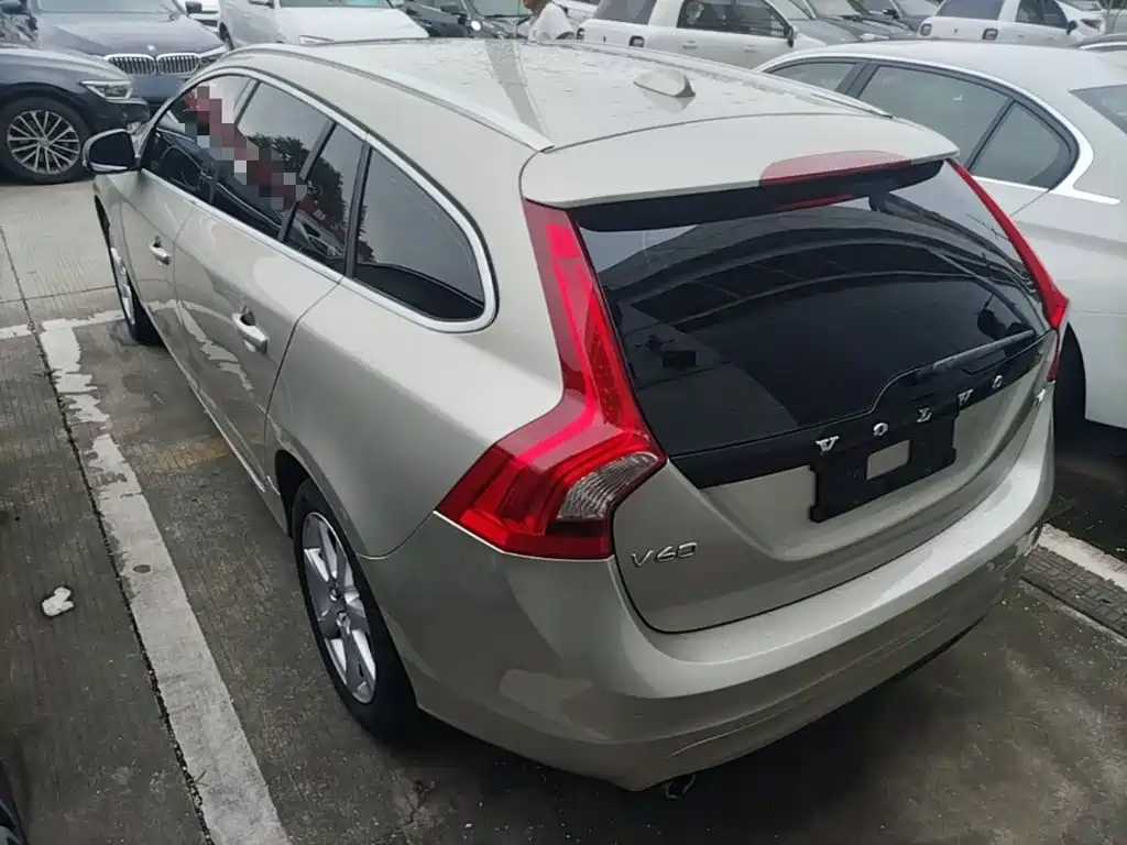 Volvo V60 2017