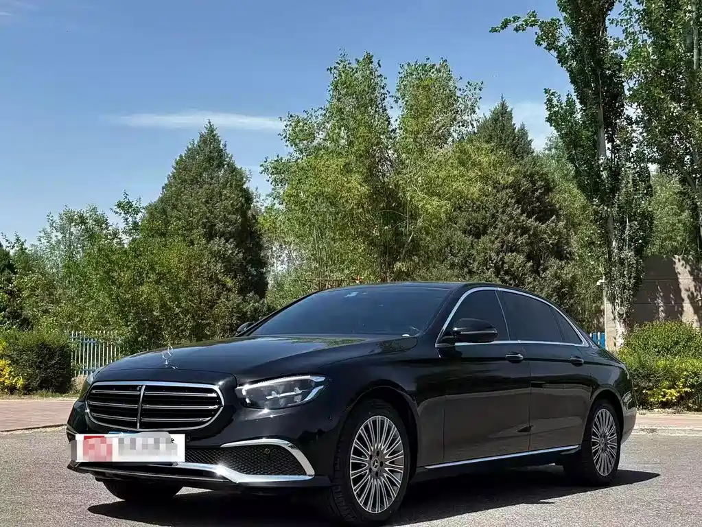 Mercedes-Benz E-Class 2022 — фото 1