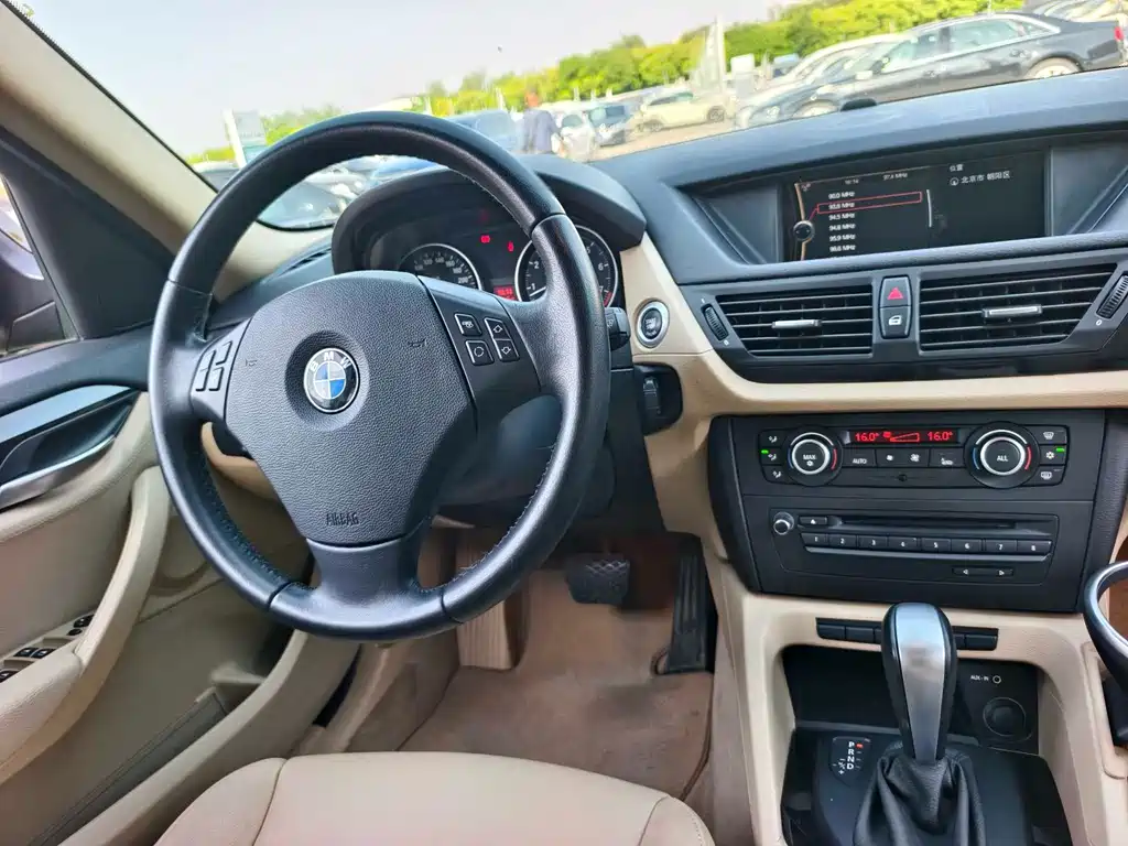 BMW X1 2011 — фото 10