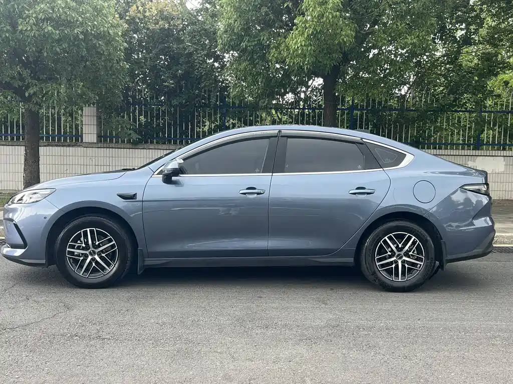 BYD Seal 05 DM-i 2025 — фото 9